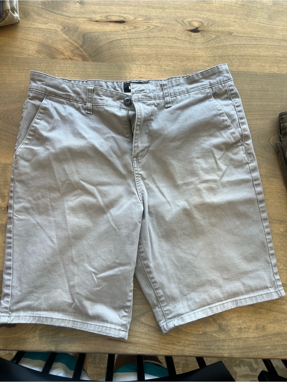 RSQ Men's Light Gray Flat Front Chino Shorts